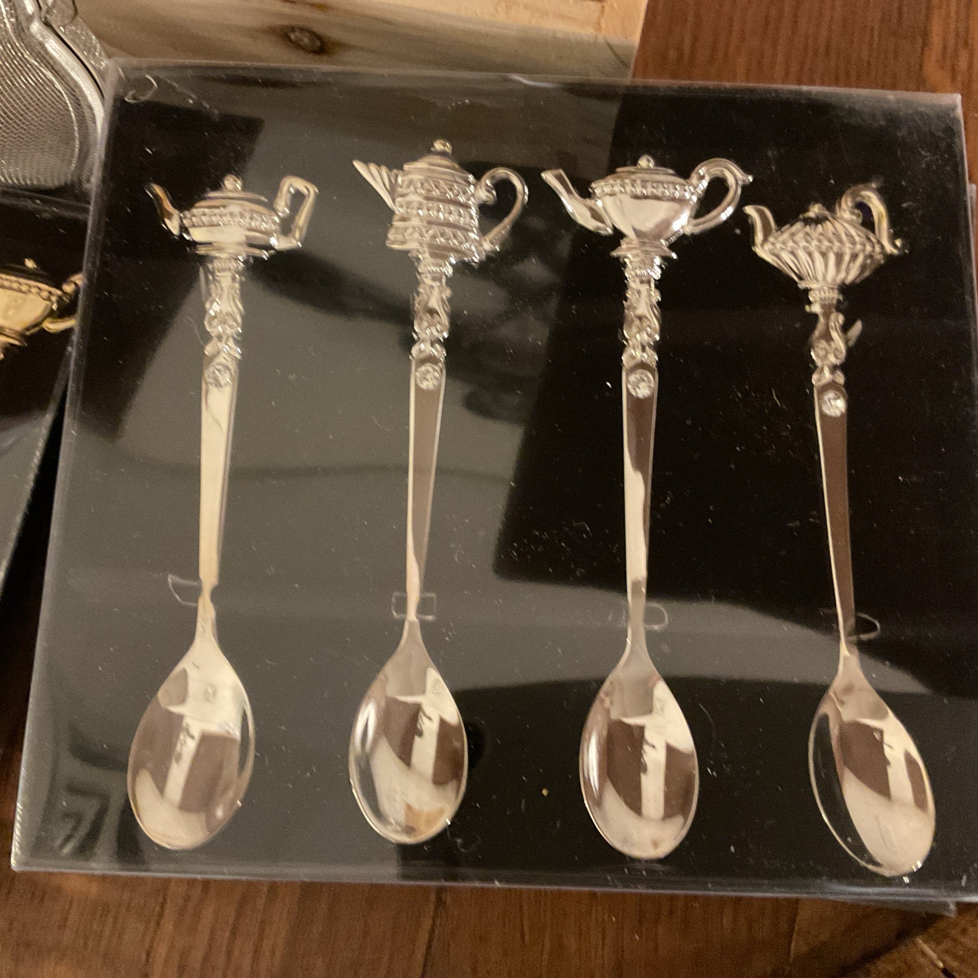 SP Teapot Spoons w/Crystal, Set of 4
