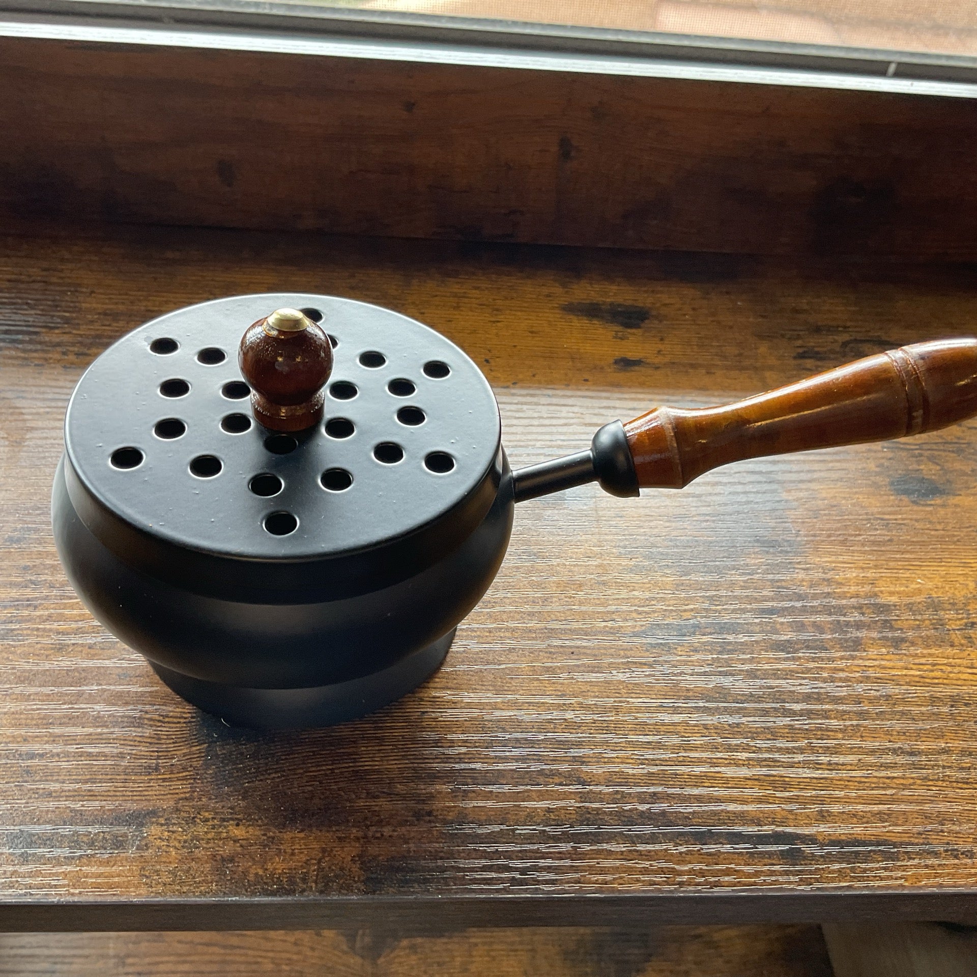 9" Iron Charcoal Burner with Lid & wood Handle